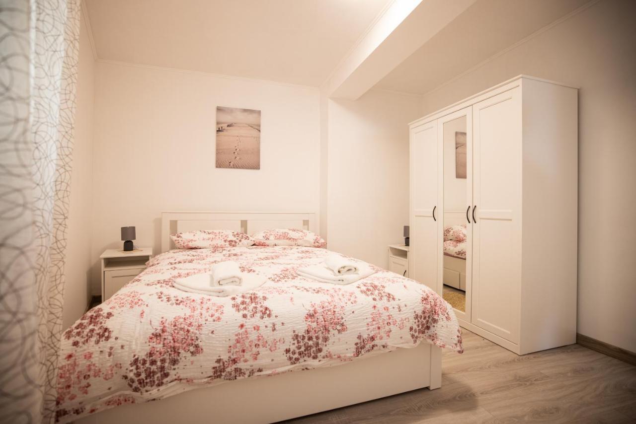 Apartman Sidro Maslenica Exteriör bild